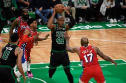 开云下载-关于力克76人，夺得季后赛关键胜利的信息