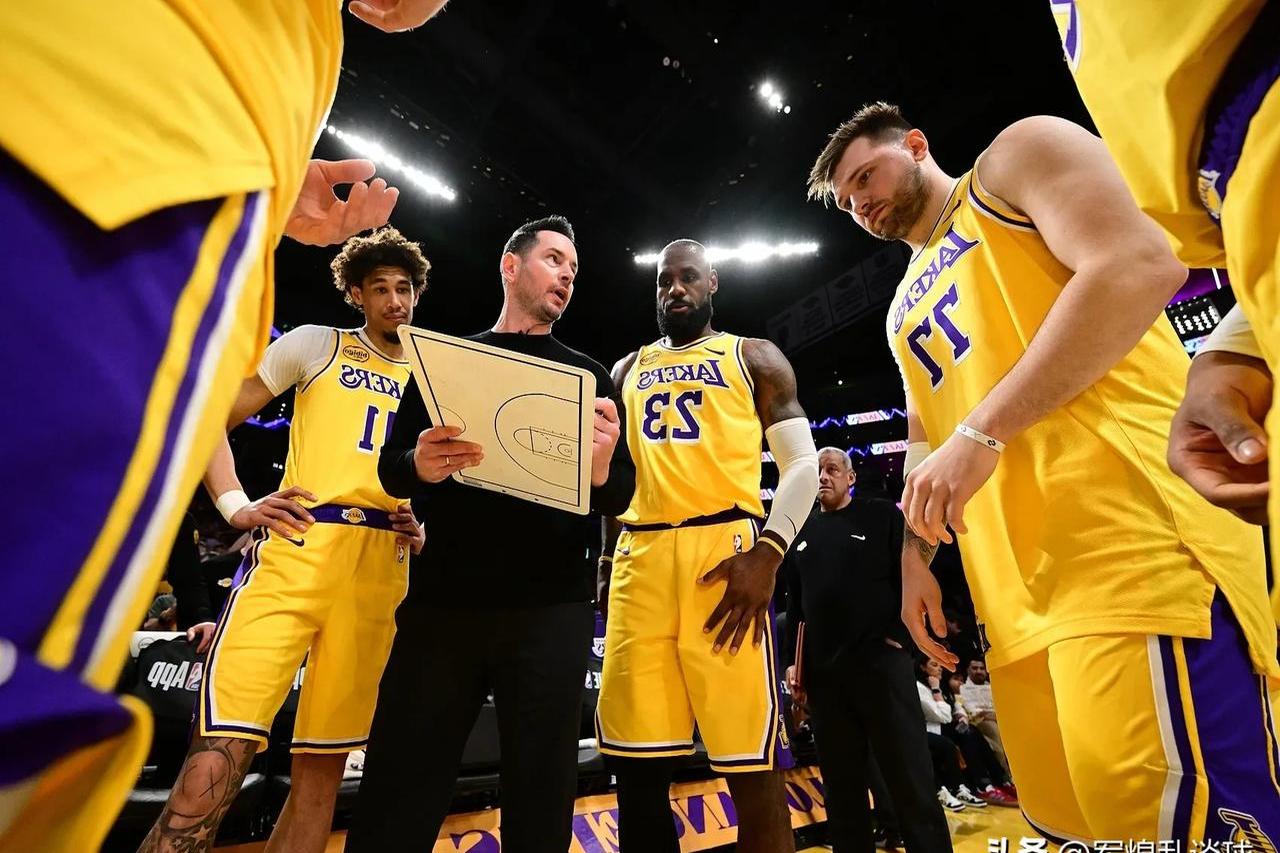 火箭vs湖人两队交战,谁能脱颖而出赢得比赛?的简单介绍 火箭vs湖人两队交战,谁能脱颖而出赢得比赛?的简单介绍