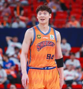 关于上海队主场大胜广西队,疯狂庆祝胜利的信息 关于上海队主场大胜广西队,疯狂庆祝胜利的信息