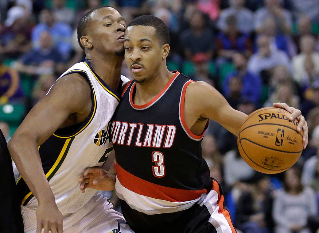 开拓者负开拓者，考辛斯率队疲软表现遭遇失败