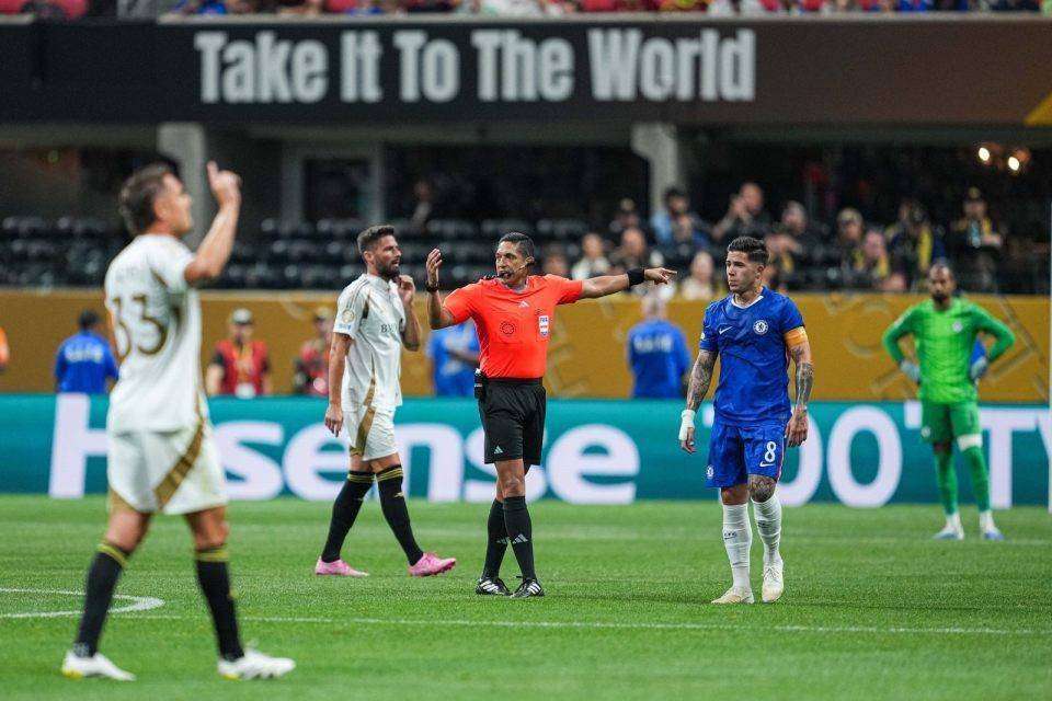 切尔西中场领袖态度积极,赢得队友尊重 切尔西中场领袖态度积极,赢得队友尊重