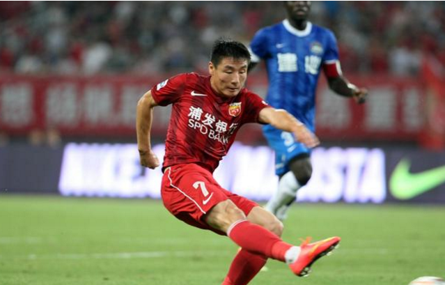 上海上港客场战平广州富力,保持不败战绩 上海上港客场战平广州富力,保持不败战绩