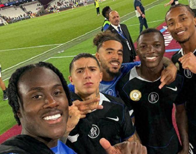 巴西球员助球队实现逆转，取胜