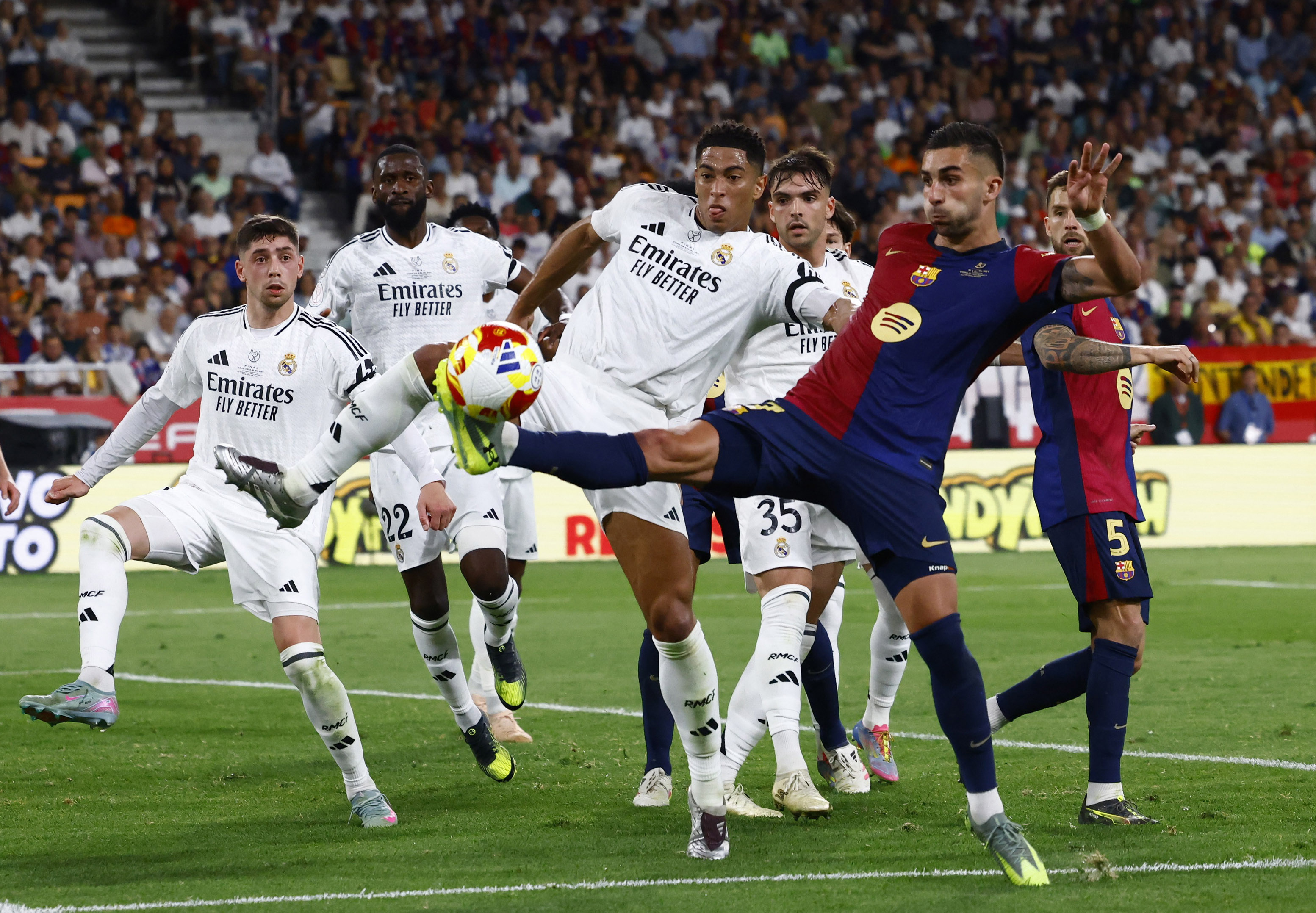 皇马中场控制比赛，顺利取胜的简单介绍