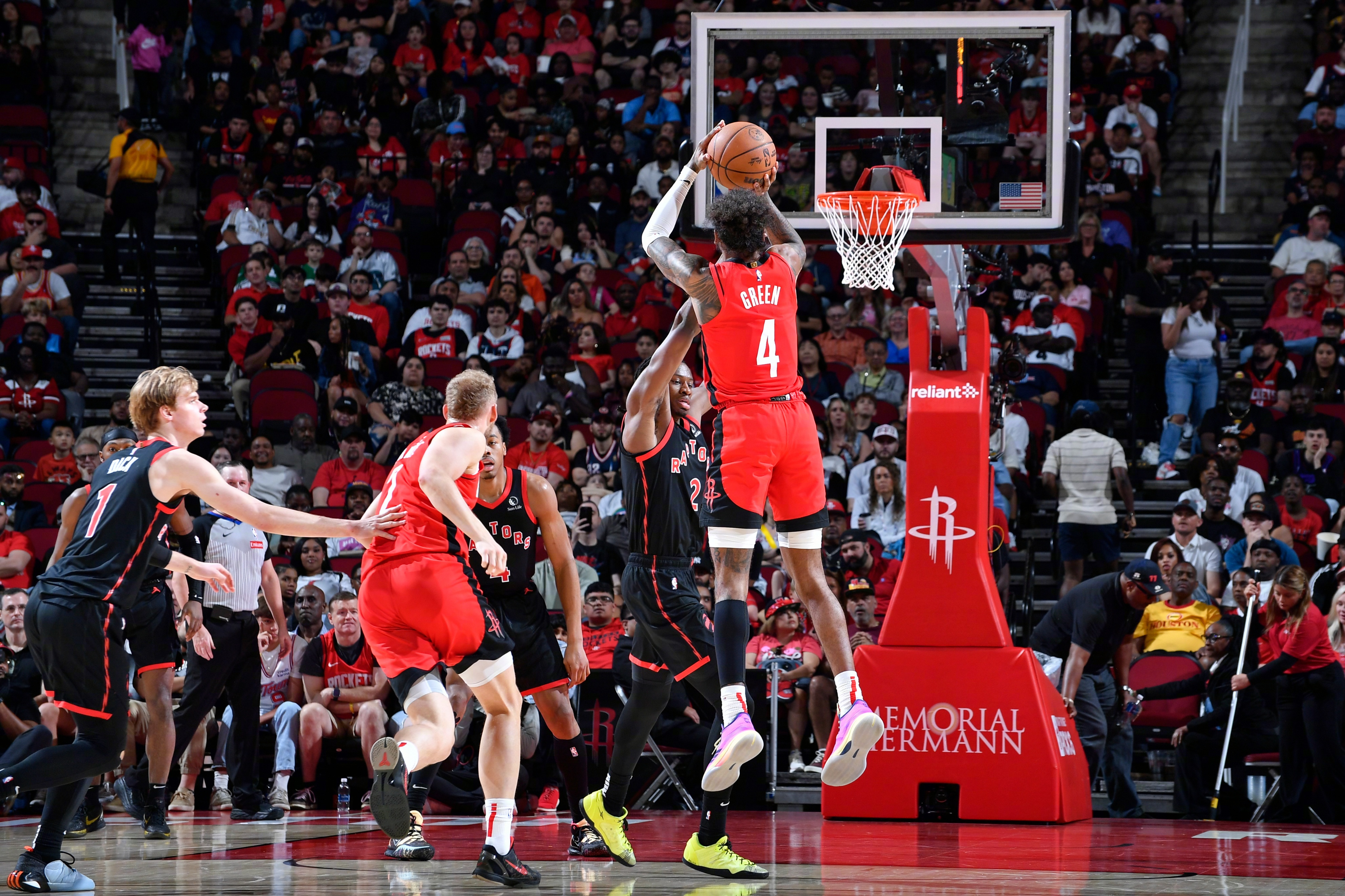 火箭遭逆转失利，陷入三连败的简单介绍