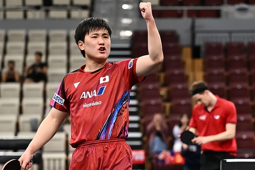 法国乒乓球队轻取中国乒乓球队，张本智和统治全场