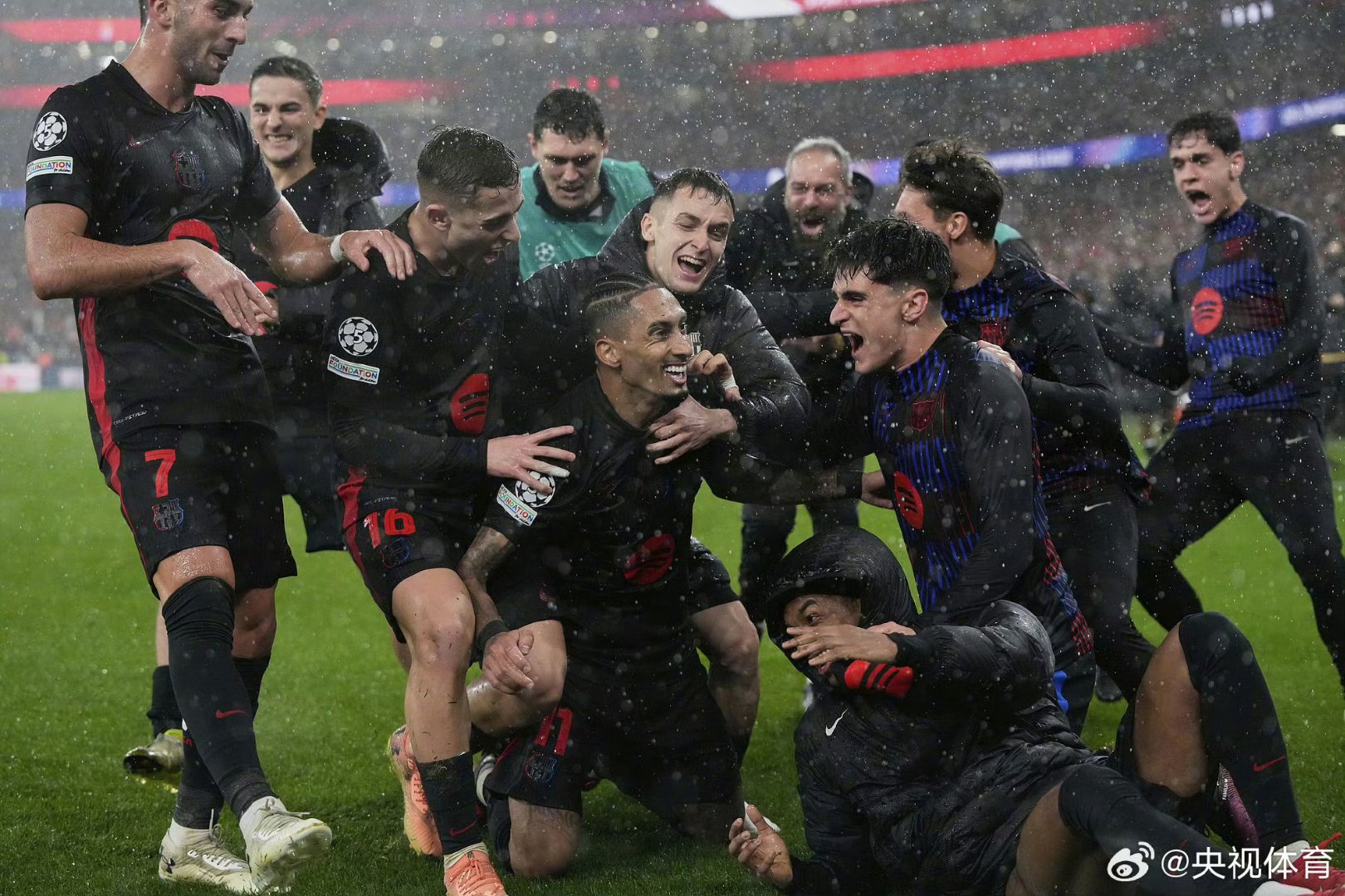 包含萨索洛主场大胜卡利亚里,保持胜势的词条 包含萨索洛主场大胜卡利亚里,保持胜势的词条