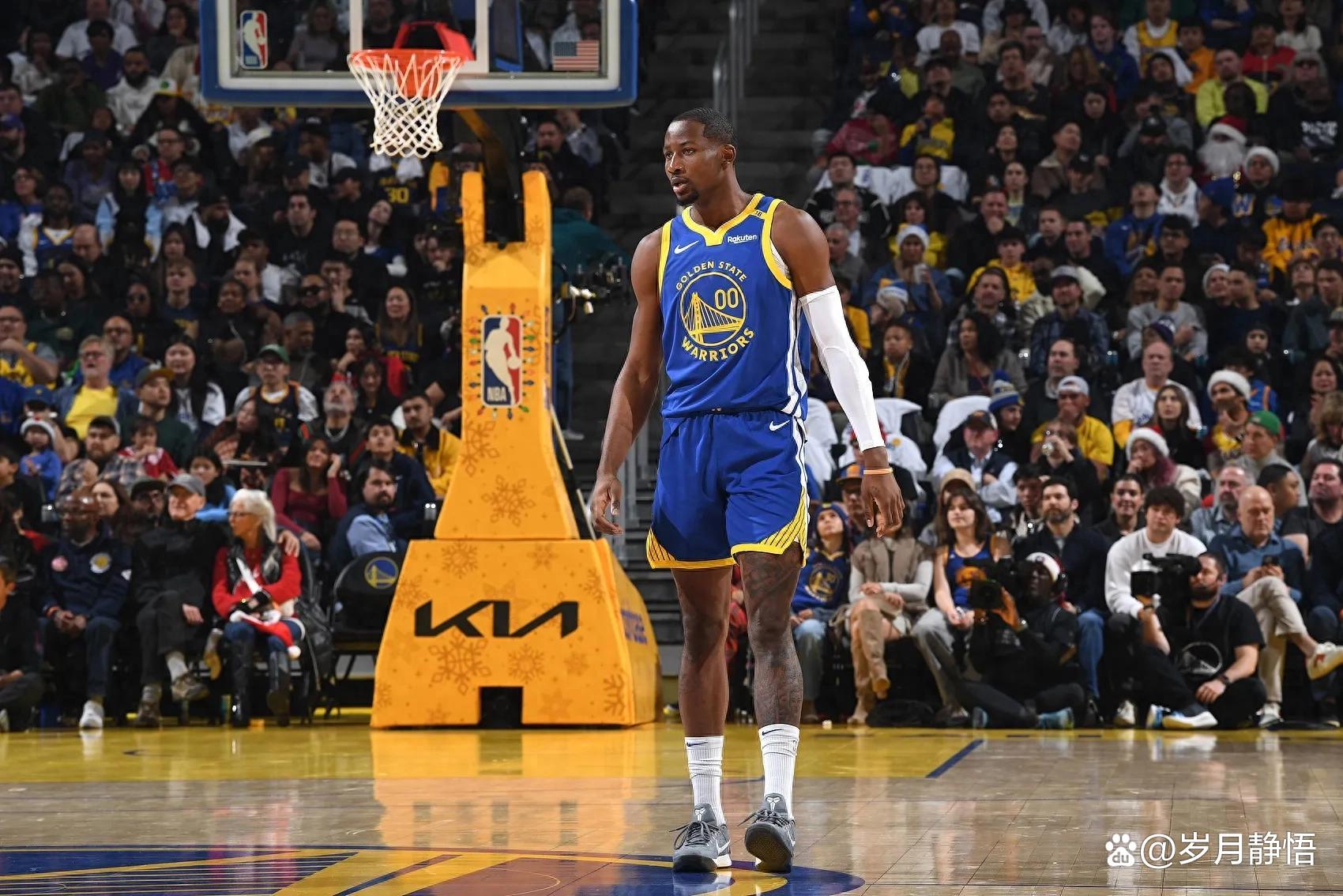 勇士队球员合影引发球迷热议