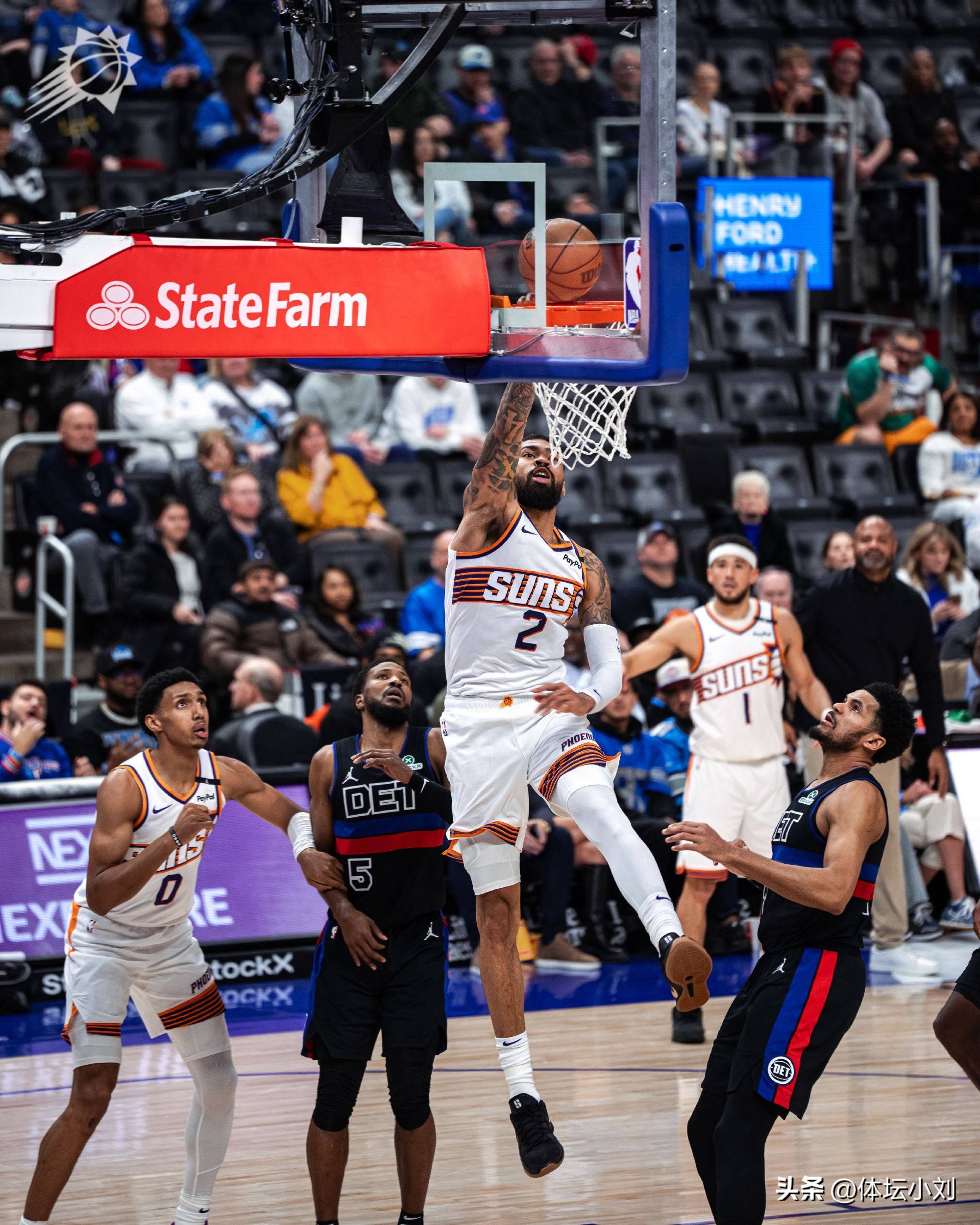 包含火箭新秀助攻数破纪录，狂胜快船的词条