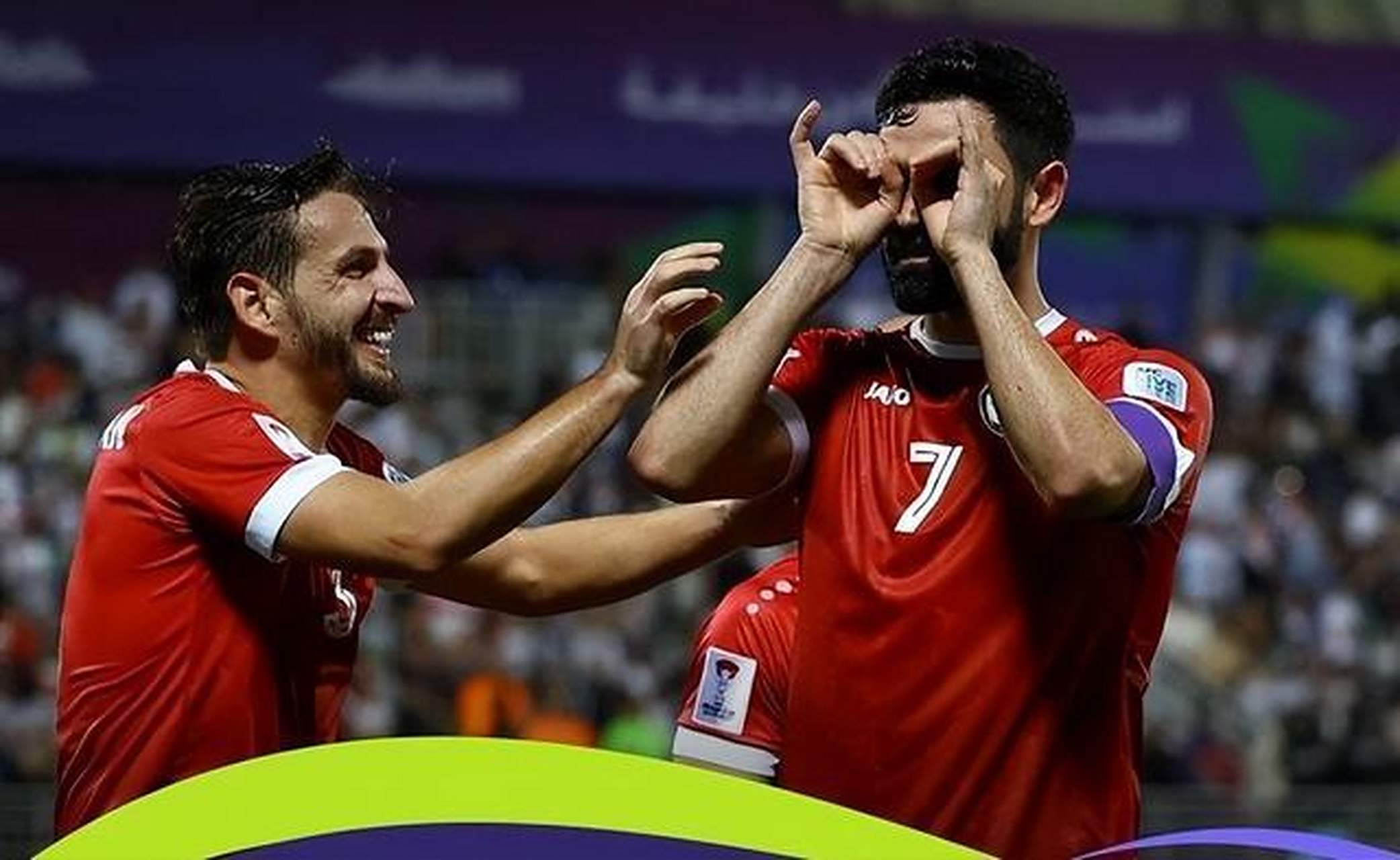 拉科鲁尼亚球队在比赛中展现出坚韧和毅力