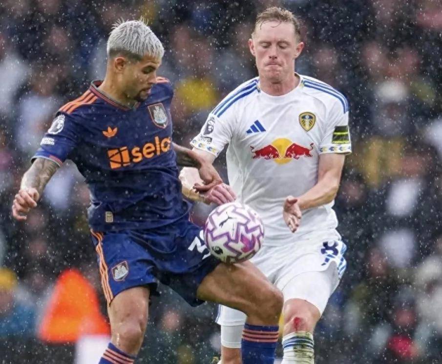 切尔西1-0击败曼联,结束连胜,继续领跑英超积分榜 切尔西1-0击败曼联,结束连胜,继续领跑英超积分榜