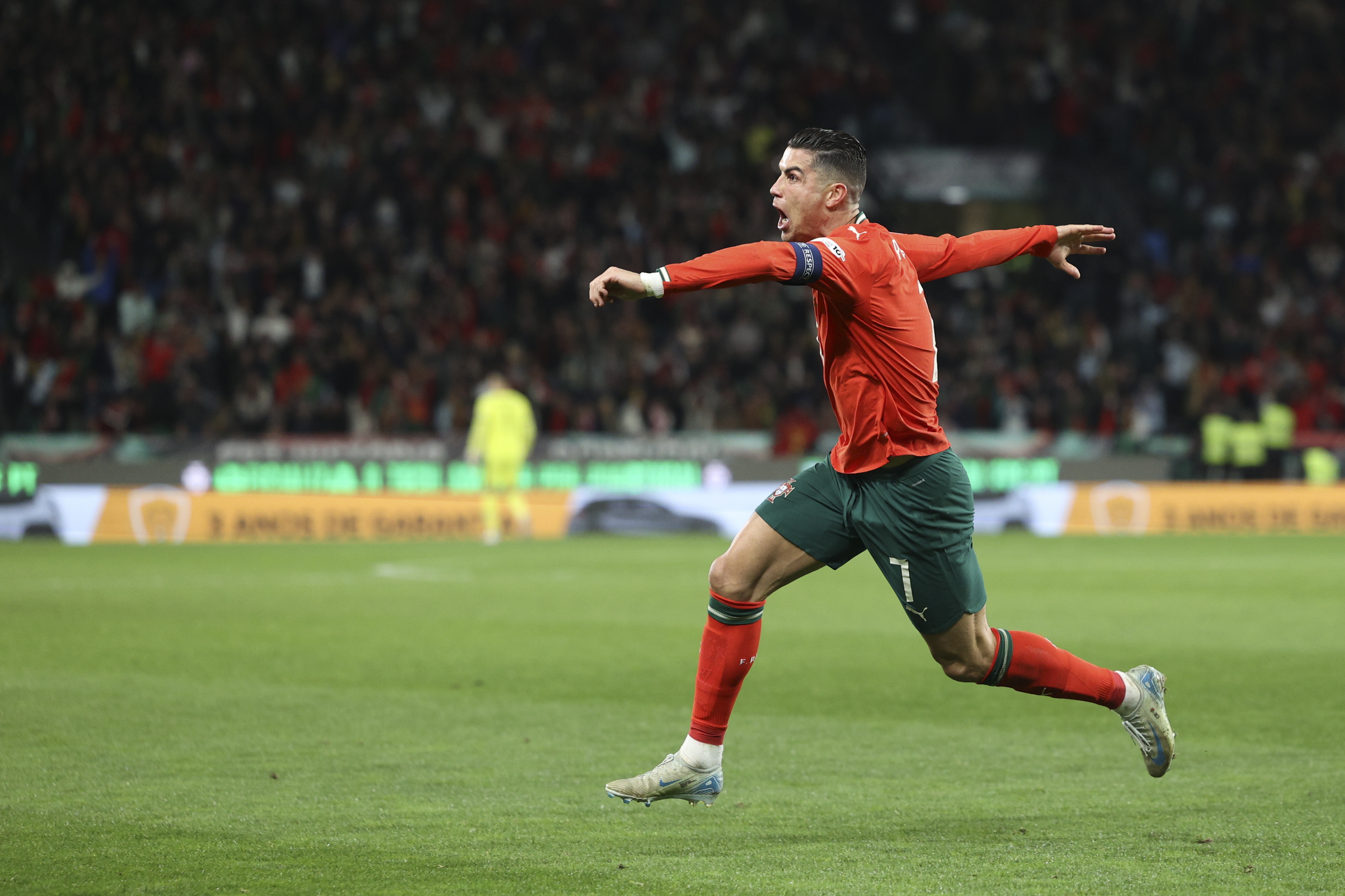 包含欧国联半决赛激战上演，奥地利队灰飞烟灭的词条