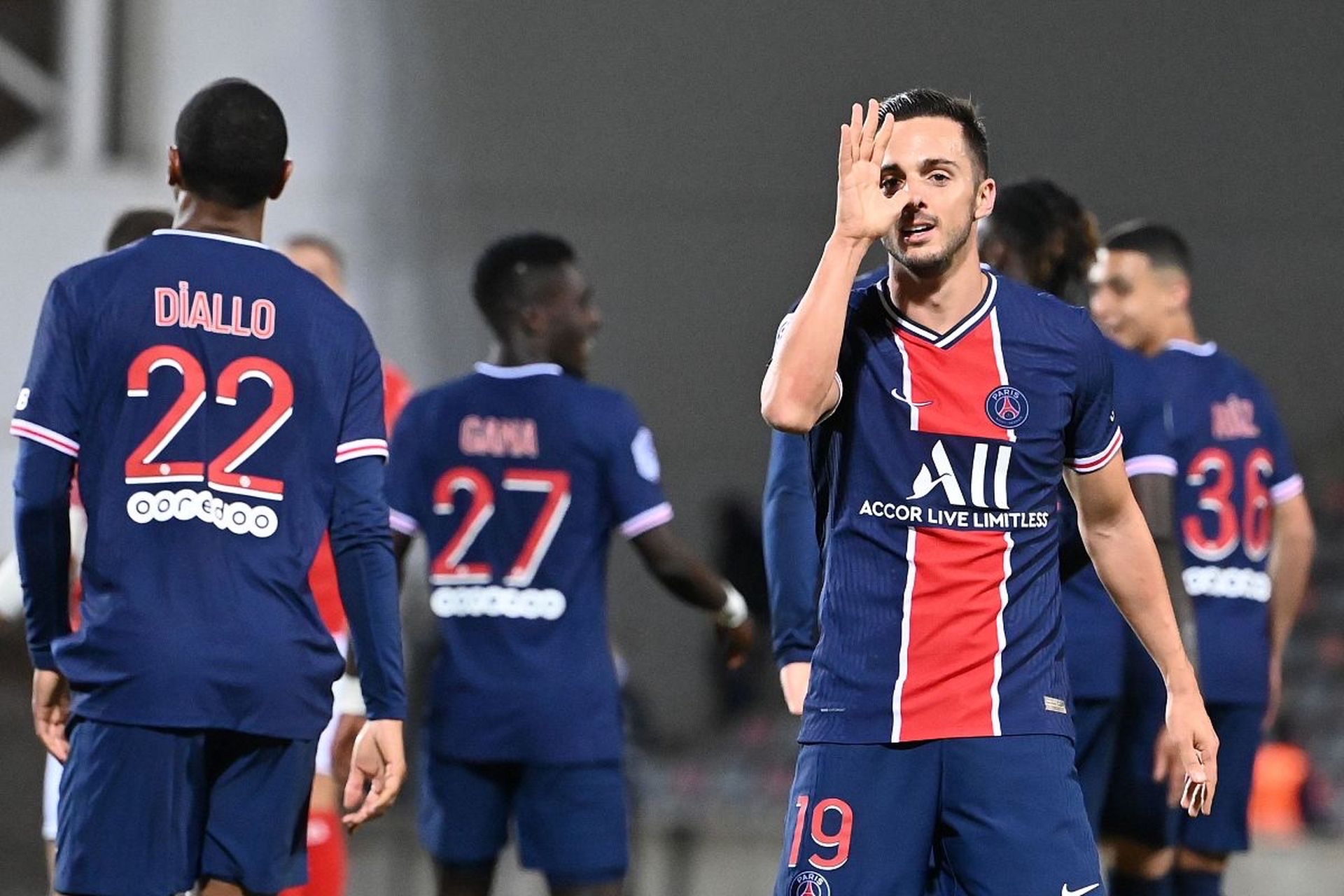 关于南特主场战胜兰斯法国杯停止强的信息