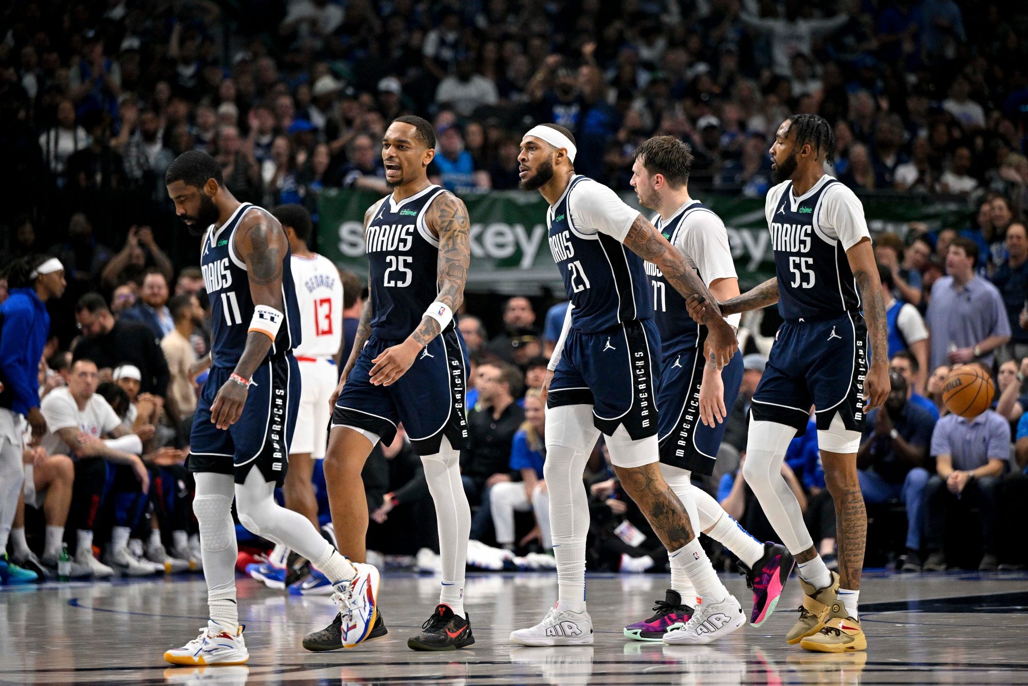 独行侠力克篮网，结束两连败