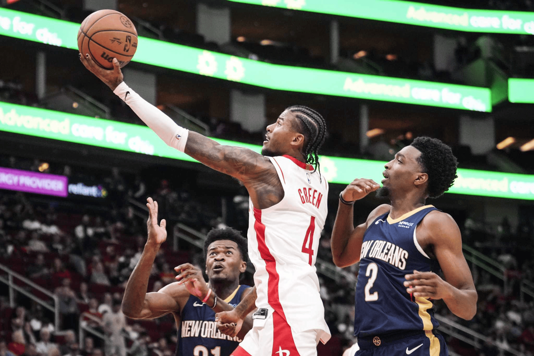 鹈鹕主场大胜尼克斯，球队重燃希望