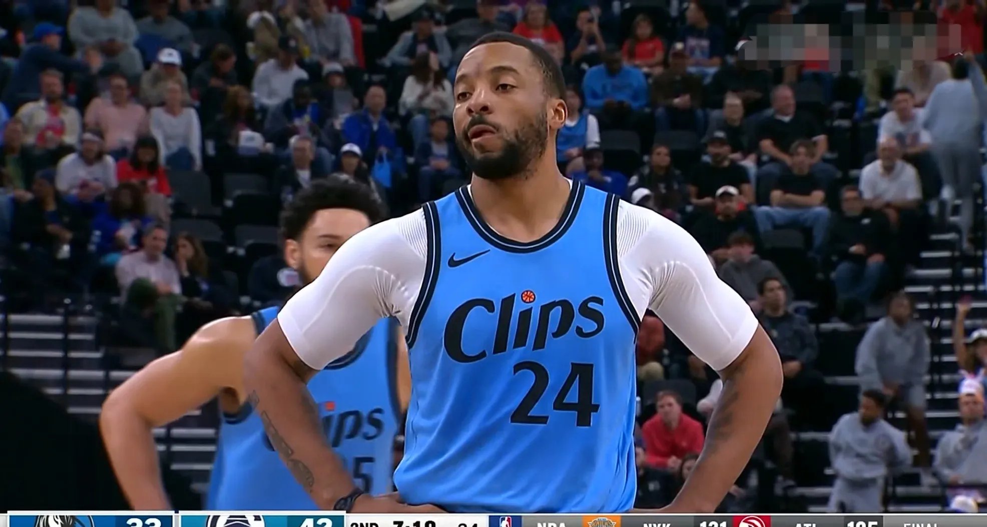 快船主场击败独行侠,乔治27+8 快船主场击败独行侠,乔治27+8