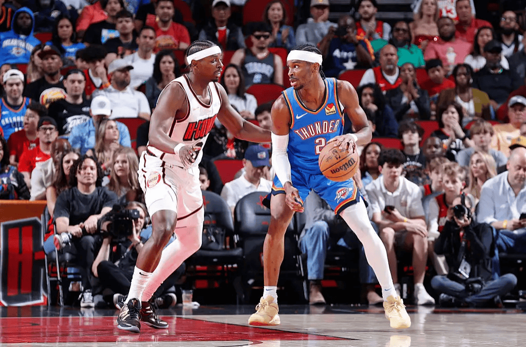 包含黄蜂击败公牛，拉塞尔表现抢眼的词条