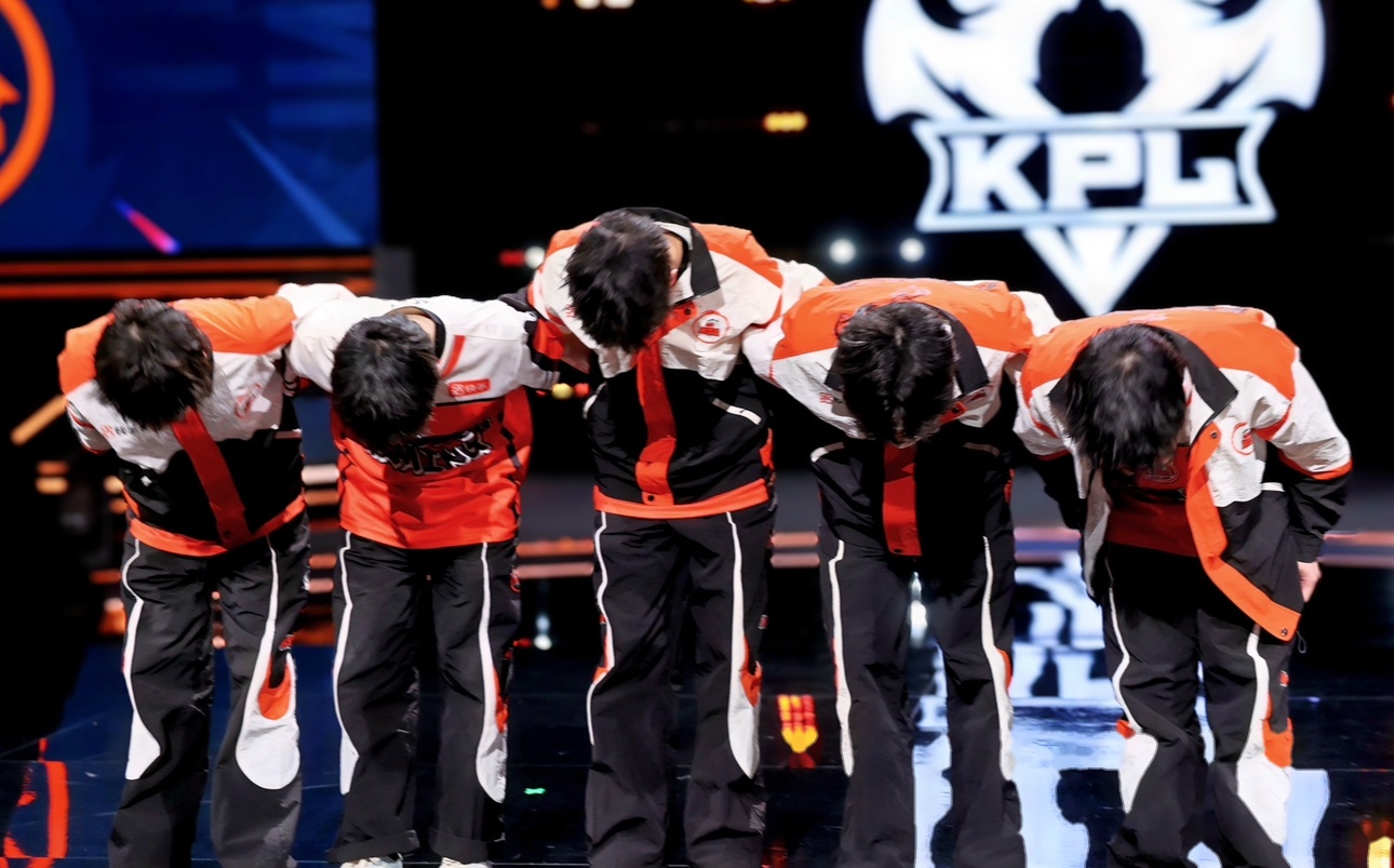 DK横扫EG，CoreJJ打出惊人五杀激烈交锋成都决赛之夜，引爆全场热议的简单介绍