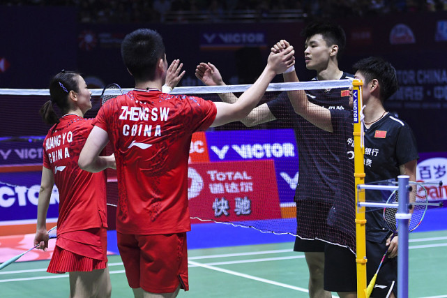 包含马来西亚队碾压泰国队，黄鸭组合统治全场的词条