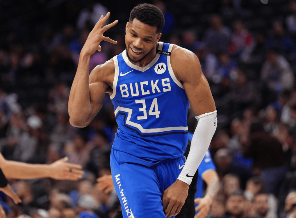 上海队轻取凯尔特人,字母哥刷新纪录 上海队轻取凯尔特人,字母哥刷新纪录